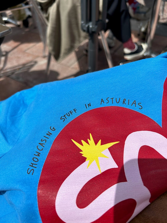 Camiseta ‘Showcasing stuff in Asturias’